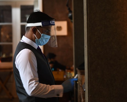 proper attires is an important kitchen cleaning tip.